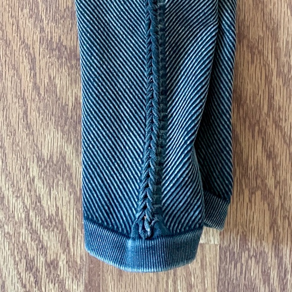 OFFLINE by AERIE 7/8 Hi-Rise LEGGING With Braided Sides Size SMALL - Picture 12 of 12